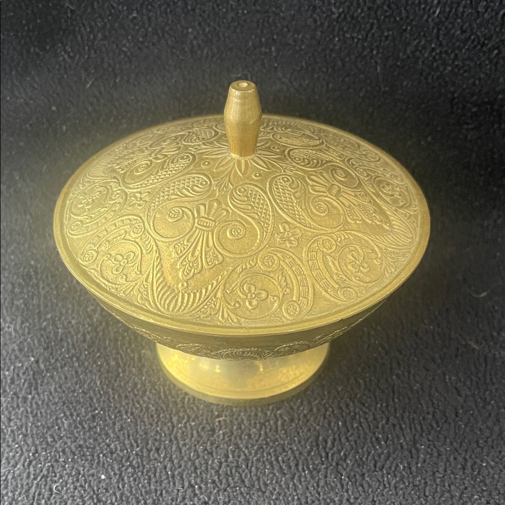 Elegant Gold Decorative Bowl